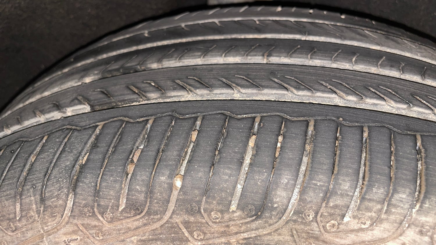 Used 2014 Ford EcoSport Trend 1.5 TDCi Diesel Manual tyres RIGHT REAR TYRE TREAD VIEW