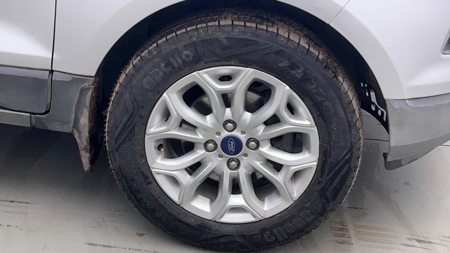 Used 2015 Ford EcoSport Titanium 1.5 Ti-VCT Petrol Manual tyres RIGHT FRONT TYRE RIM VIEW