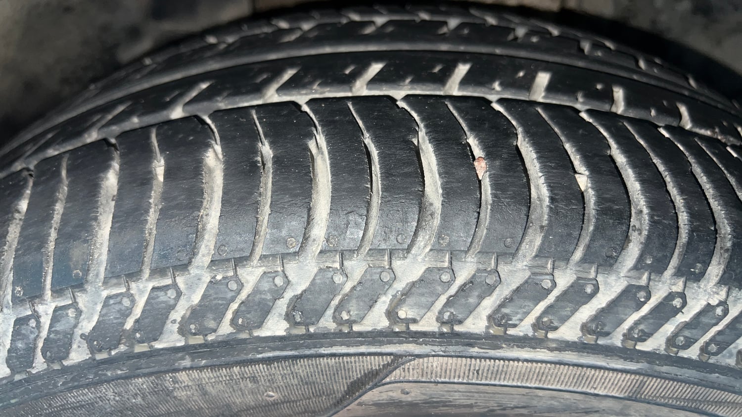 Used 2020 Ford EcoSport Titanium 1.5L Ti-VCT Petrol Manual tyres LEFT FRONT TYRE TREAD VIEW