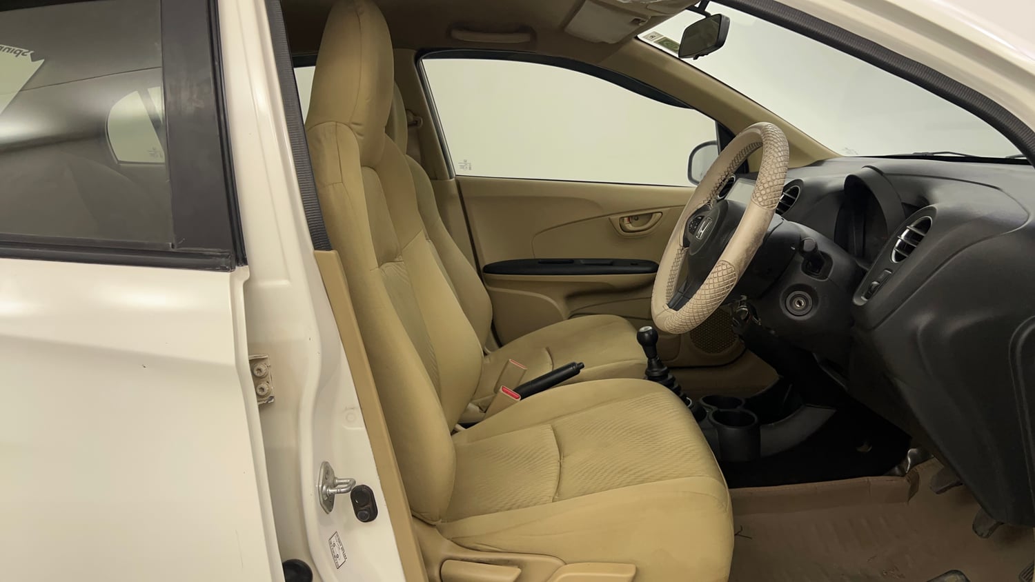 Used 2014 Honda Amaze 1.2 S i-VTEC Petrol Manual interior RIGHT SIDE FRONT DOOR CABIN VIEW