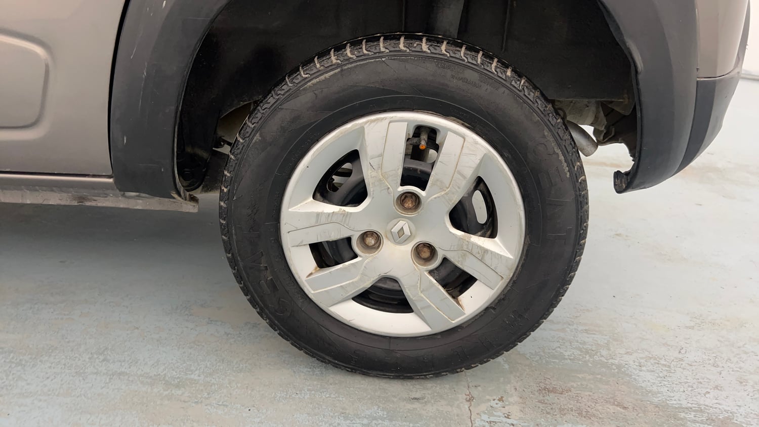 Used 2017 Renault Kwid 1.0 RXT AMT Petrol Automatic tyres LEFT REAR TYRE RIM VIEW