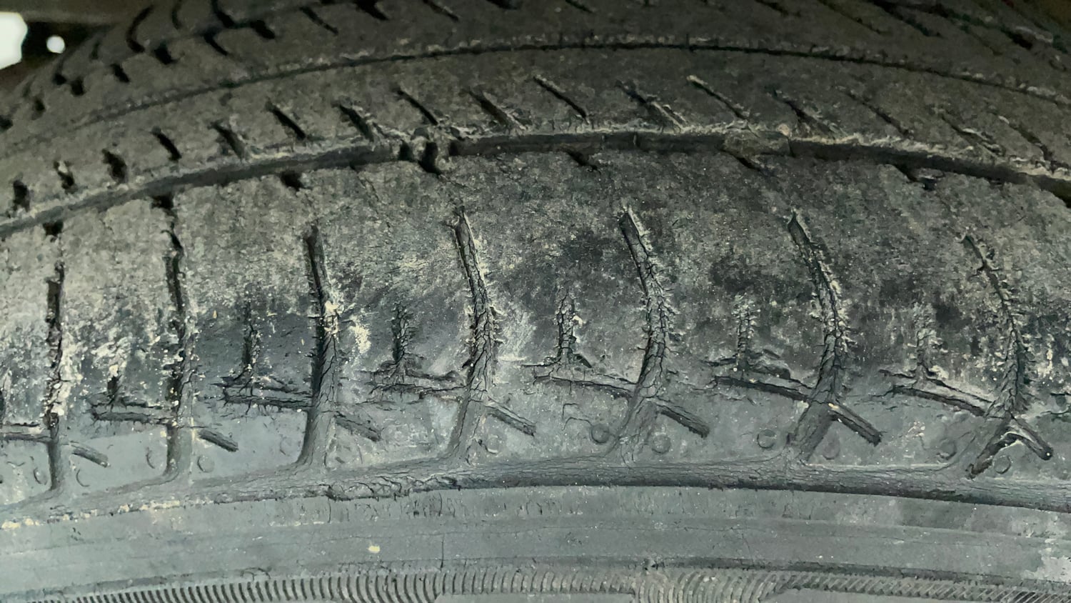 Used 2022 Maruti Suzuki Wagon R VXi (O) 1.2 Petrol Manual tyres RIGHT REAR TYRE TREAD VIEW