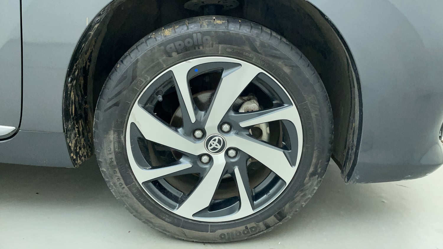Used 2024 Toyota Glanza G AMT Petrol Automatic tyres RIGHT FRONT TYRE RIM VIEW