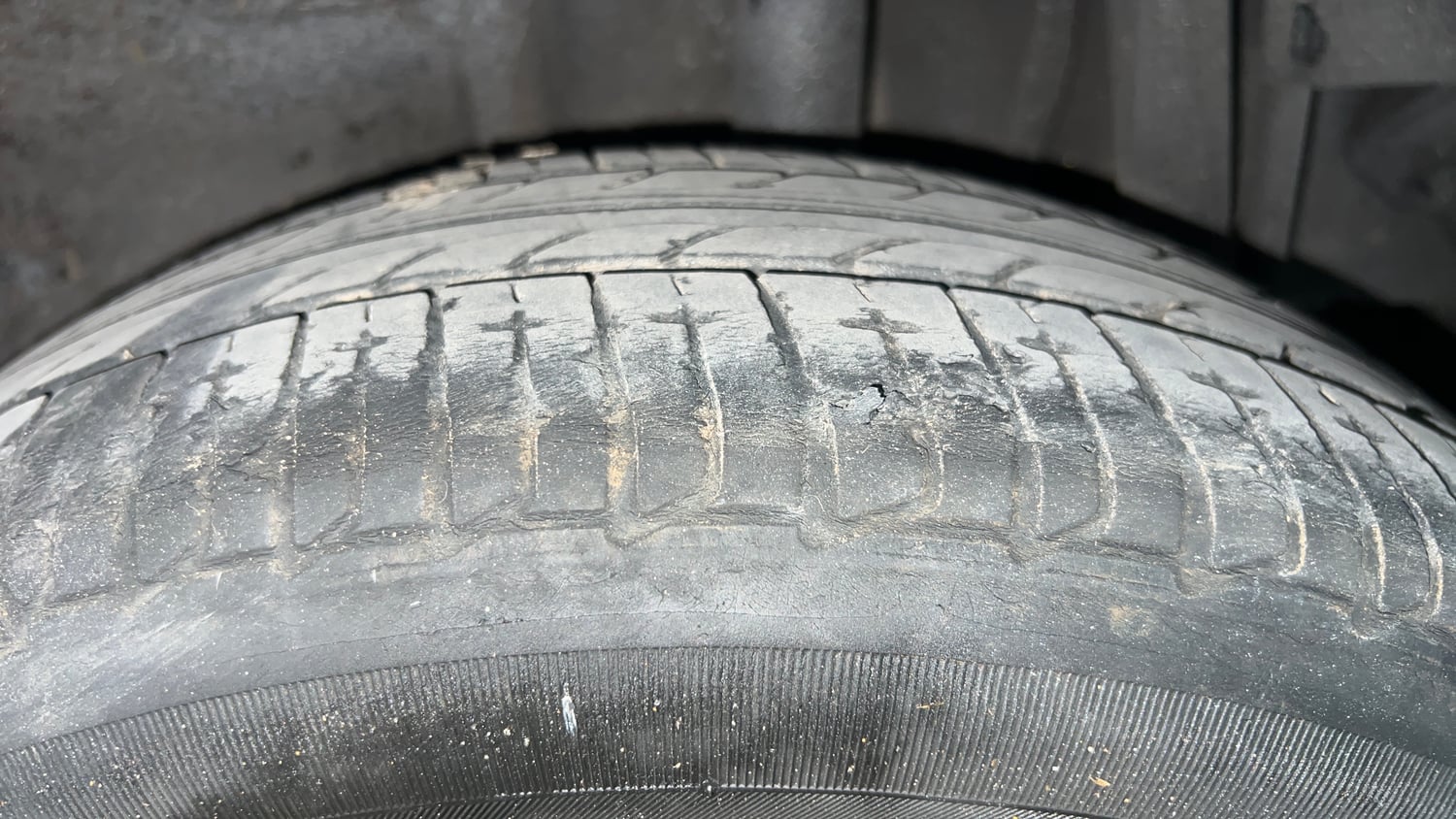 Used 2022 Tata Tiago XZA Plus Petrol Automatic tyres LEFT REAR TYRE TREAD VIEW