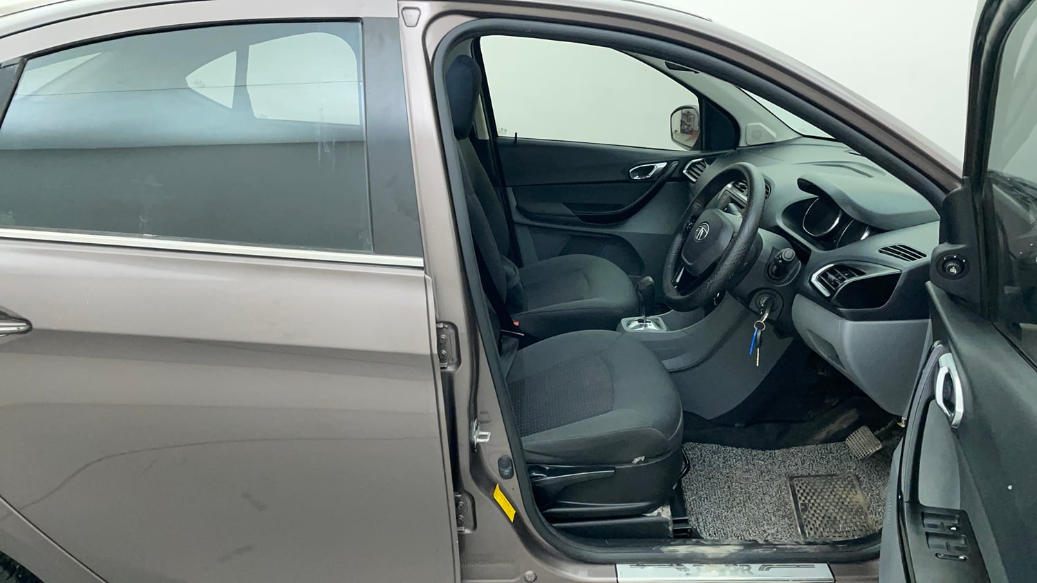 Used 2020 Tata Tigor Revotron XZA Petrol Automatic interior RIGHT SIDE FRONT DOOR CABIN VIEW