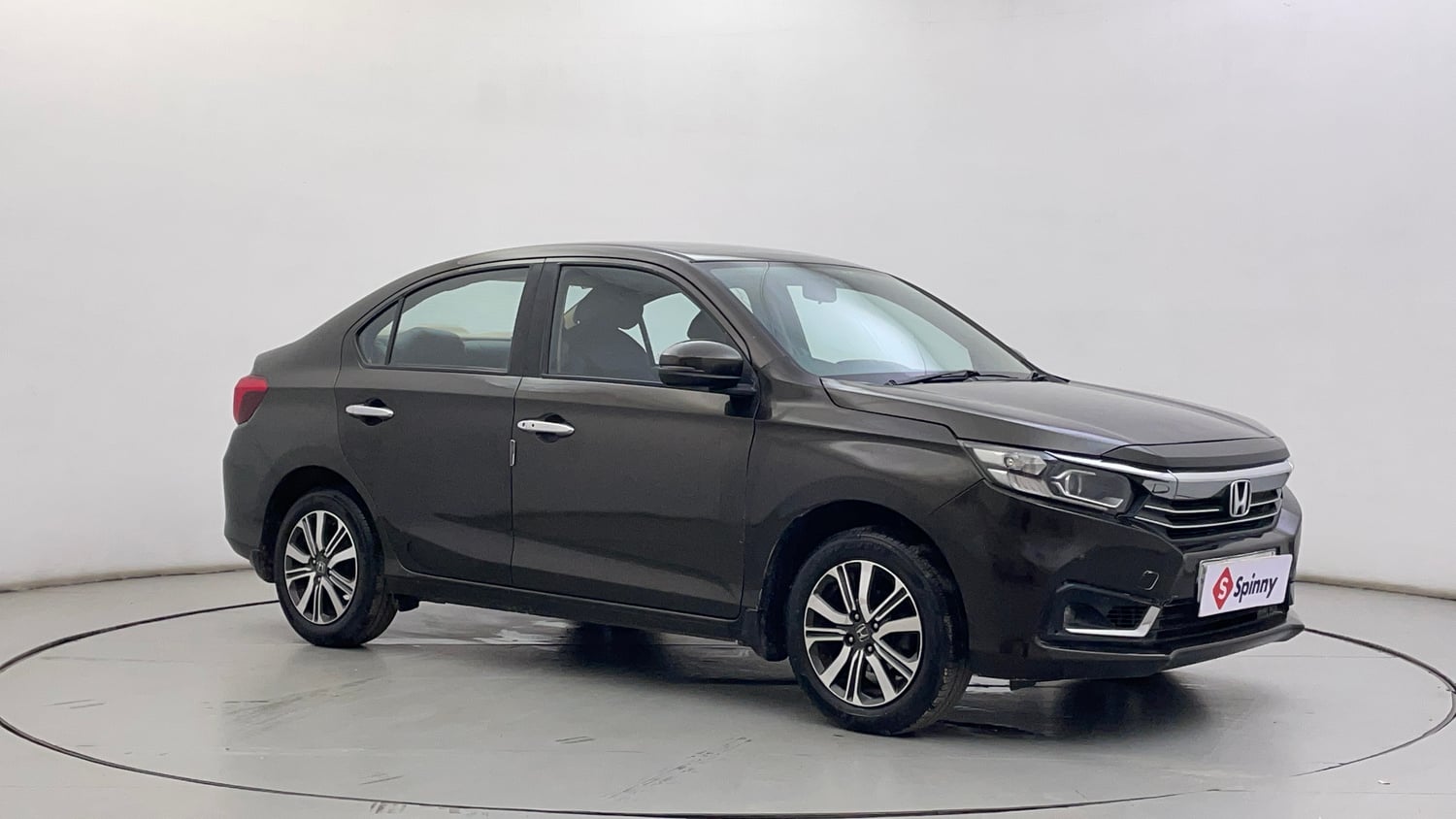 Used 2023 Honda Amaze VX MT 1.2 Petrol Petrol Manual exterior RIGHT FRONT CORNER VIEW