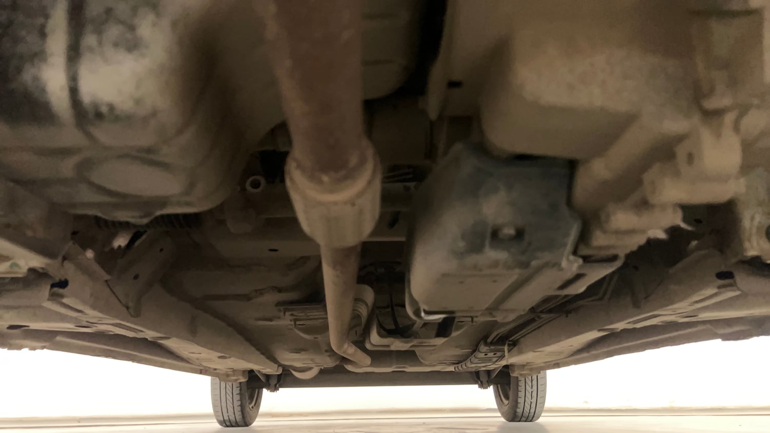 Used 2017 Hyundai Eon Magna + Petrol Manual extra FRONT LEFT UNDERBODY VIEW
