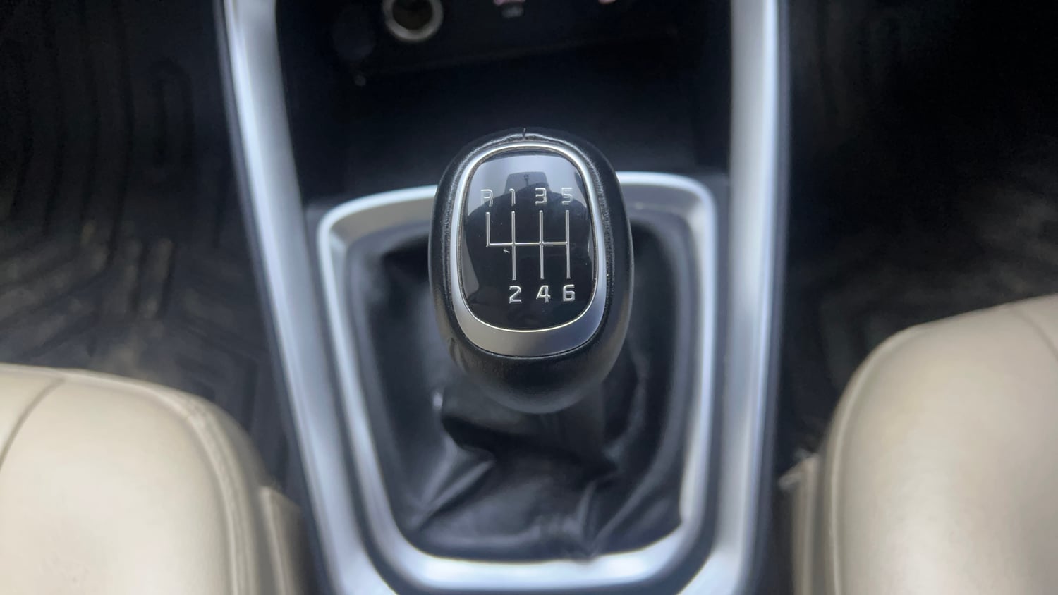 Used 2021 Kia Sonet HTX 1.5 Diesel Manual interior GEAR  KNOB VIEW