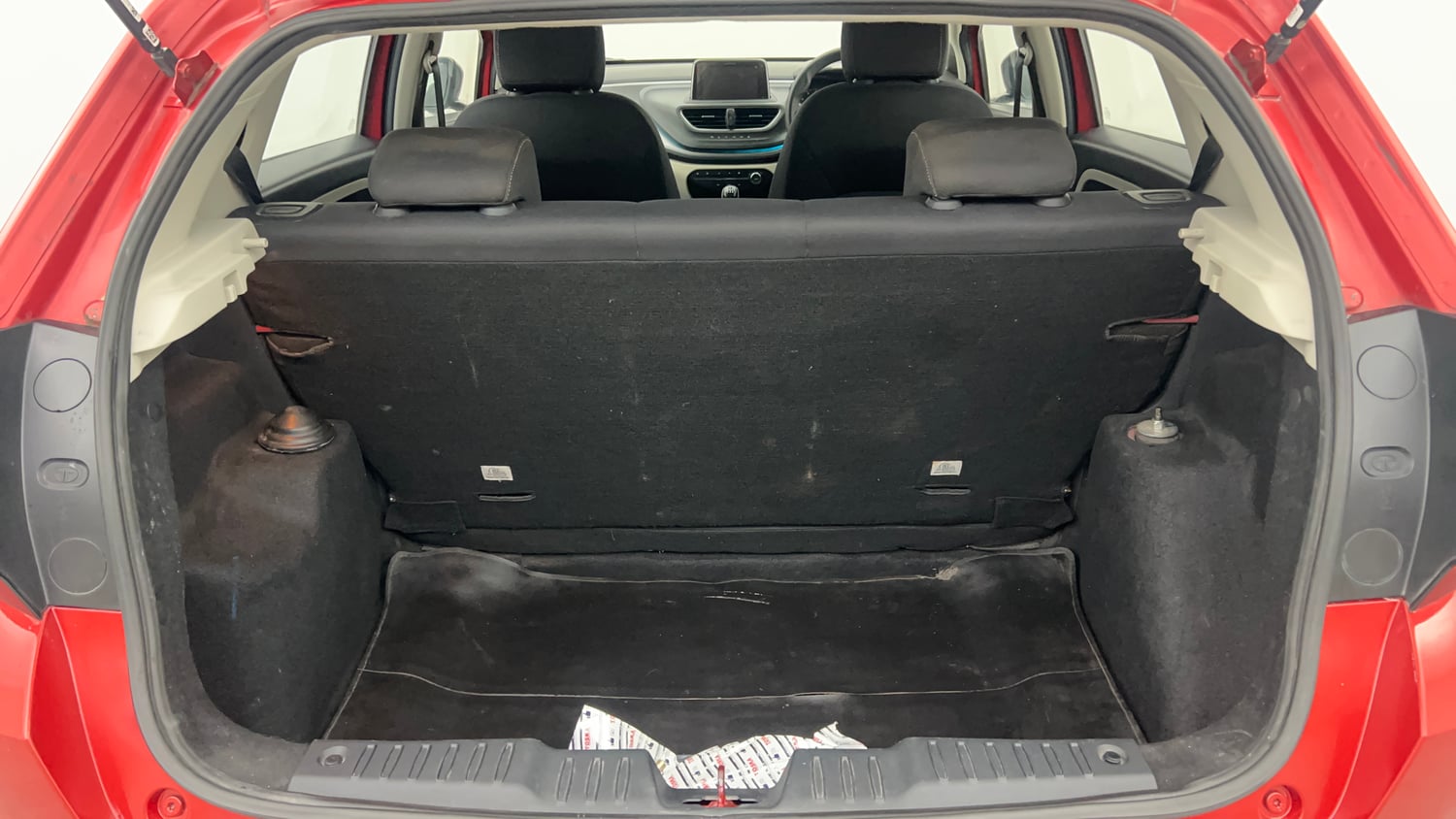 Used 2022 Tata Altroz XZ Diesel Diesel Manual interior DICKY INSIDE VIEW