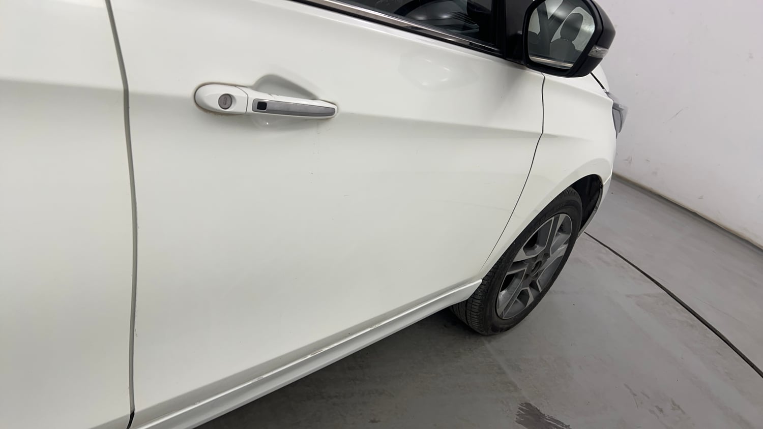 Used 2024 Tata Tigor XZ Plus Petrol Manual dents MINOR SCRATCH