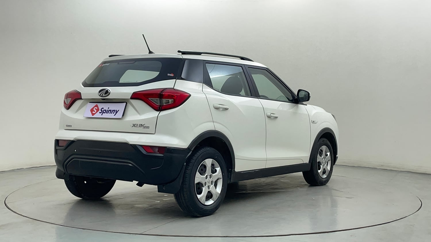 Used 2022 Mahindra XUV 300 W6 1.2 Petrol AMT Petrol Automatic exterior RIGHT REAR CORNER VIEW