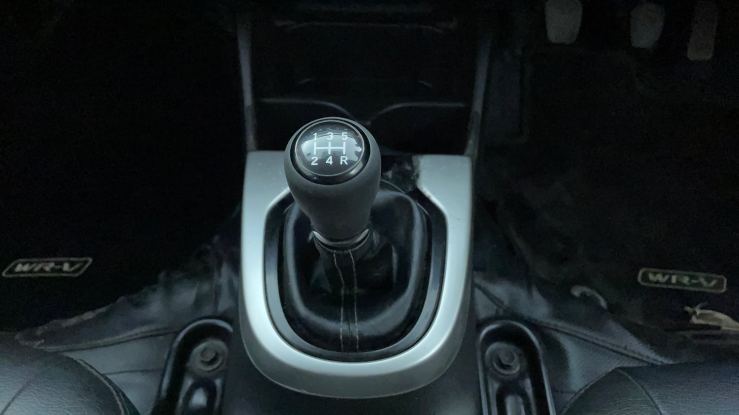 Used 2021 Honda WR-V VX MT Petrol Petrol Manual interior GEAR  KNOB VIEW