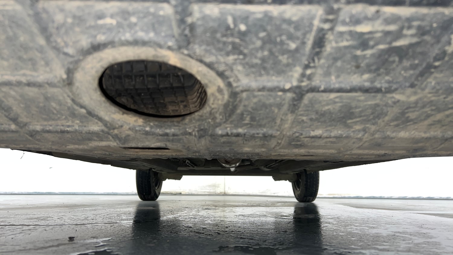 Used 2019 Renault Kwid CLIMBER 1.0 Petrol Manual extra FRONT LEFT UNDERBODY VIEW