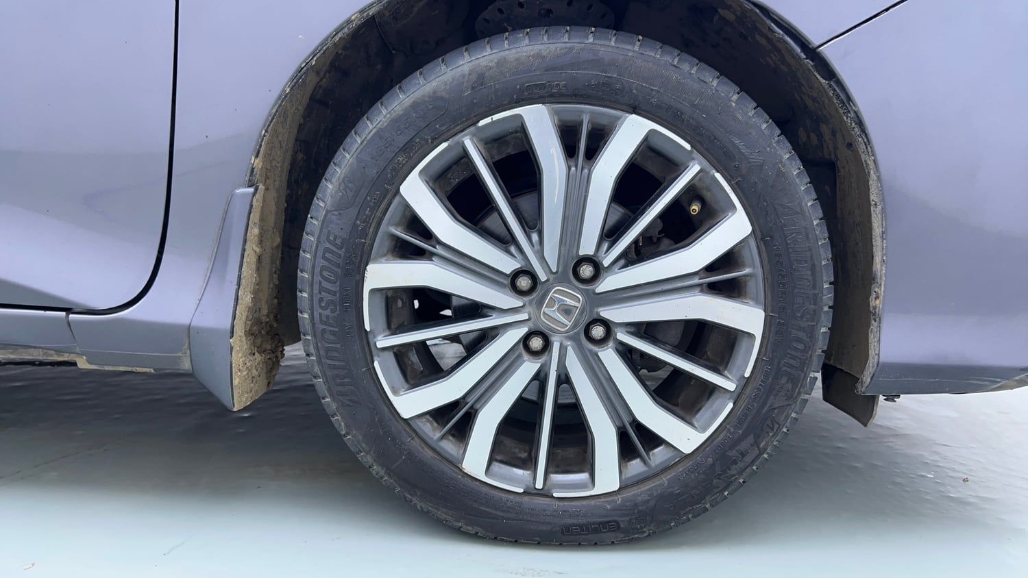 Used 2018 Honda City ZX CVT Petrol Petrol Automatic tyres RIGHT FRONT TYRE RIM VIEW