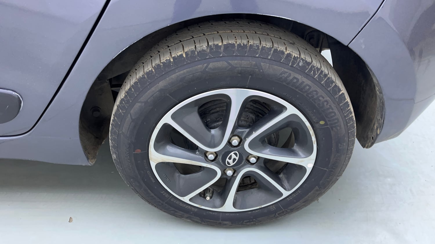 Used 2018 Hyundai Grand i10 Asta 1.2 Kappa VTVT Petrol Manual tyres LEFT REAR TYRE RIM VIEW
