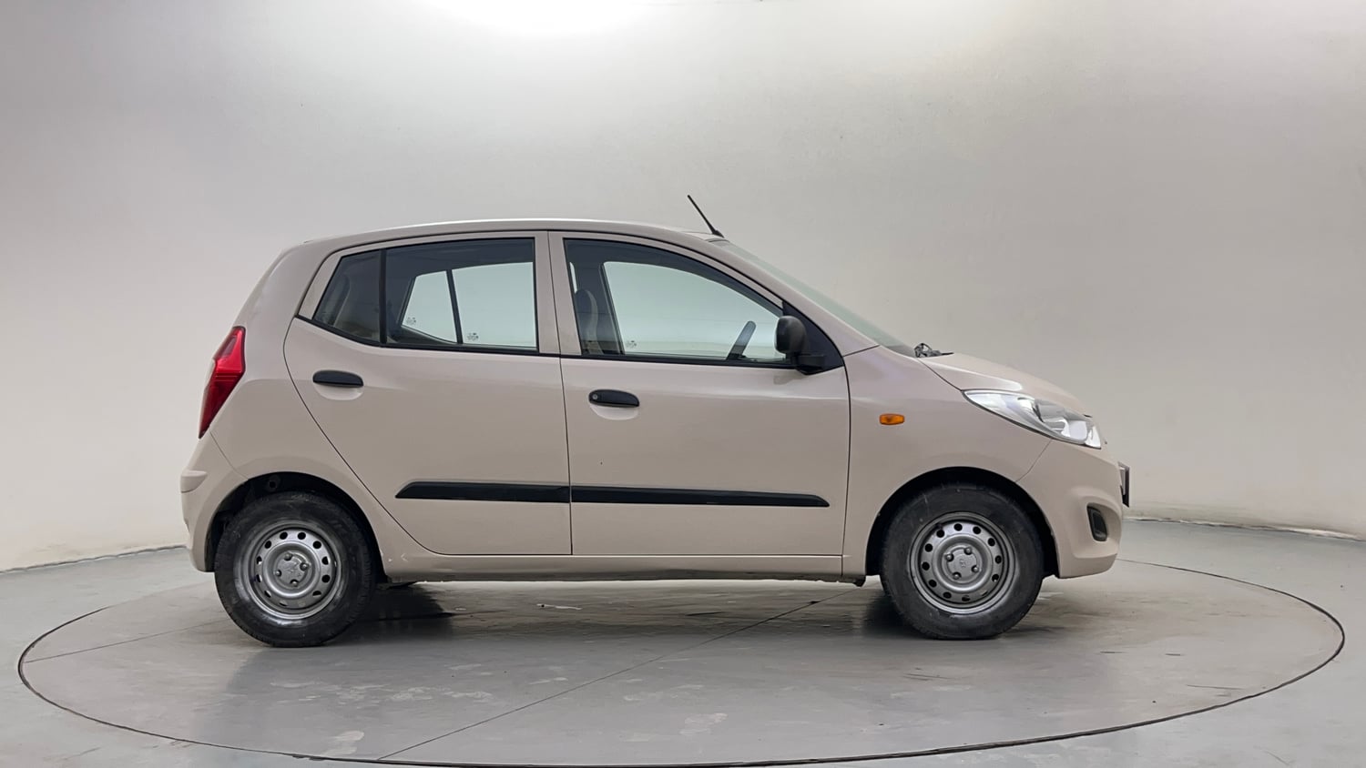Used 2014 Hyundai i10 Magna 1.1 iRDE2 Petrol Manual exterior RIGHT SIDE VIEW