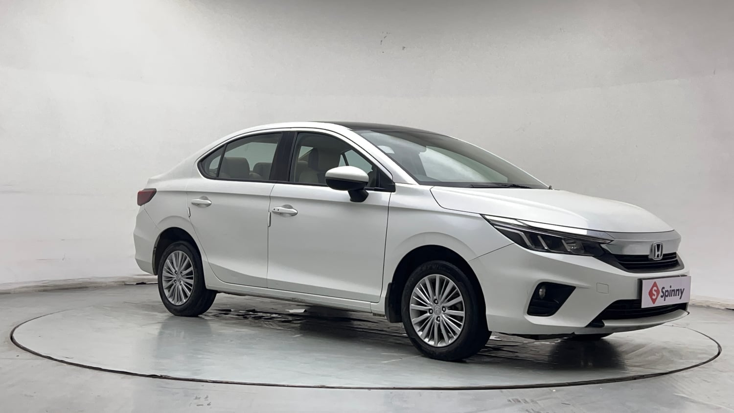Used 2022 Honda City V Petrol Petrol Manual exterior RIGHT FRONT CORNER VIEW