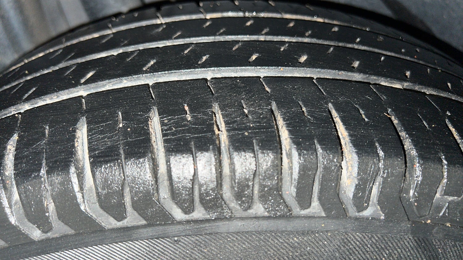Used 2018 Maruti Suzuki Dzire ZXi Plus Petrol Manual tyres RIGHT REAR TYRE TREAD VIEW
