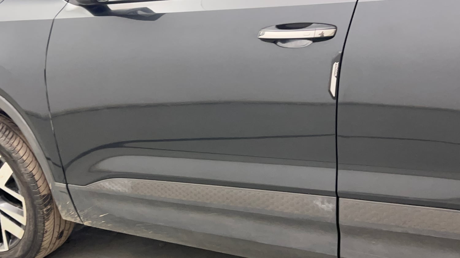 Used 2026 Skoda Kylaq Prestige Petrol Manual dents MINOR SCRATCH