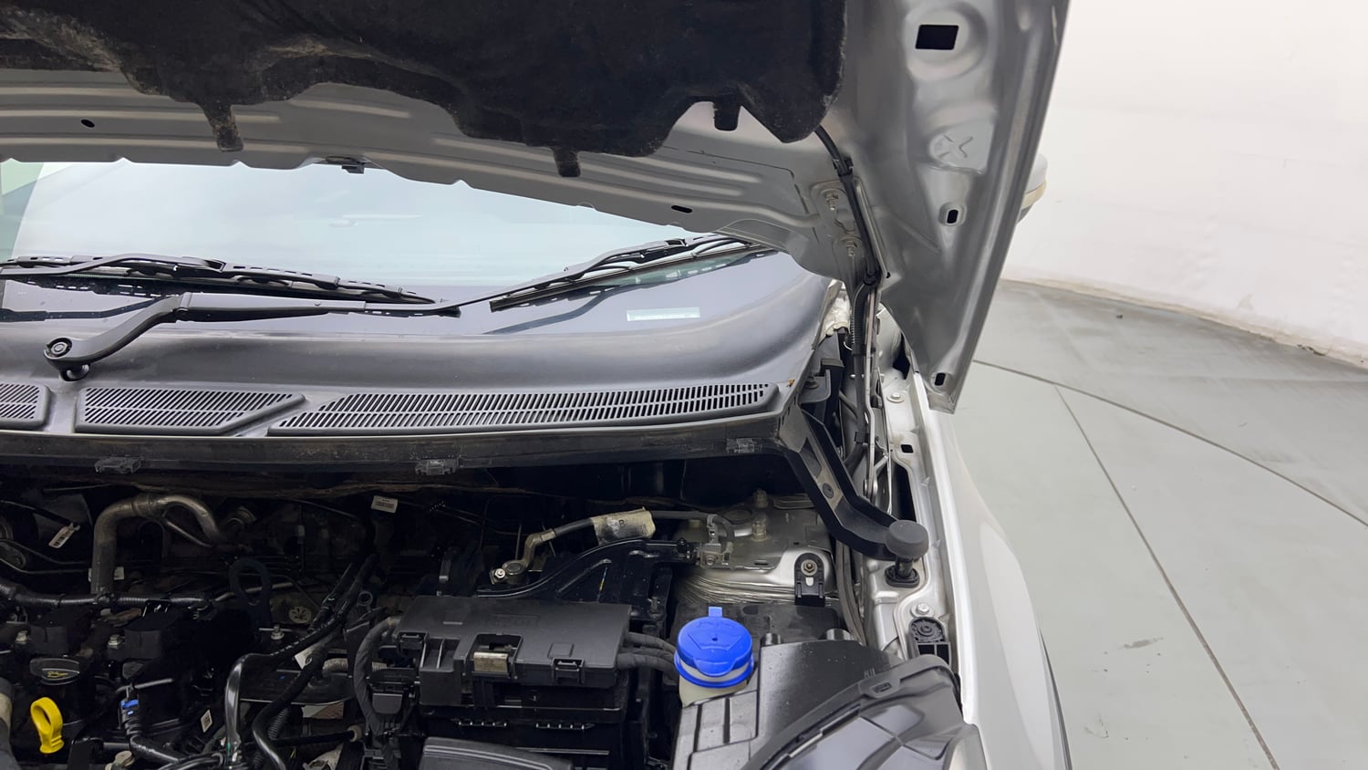 Used 2020 Ford EcoSport Titanium 1.5L Ti-VCT Petrol Manual engine ENGINE LEFT SIDE HINGE & APRON VIEW