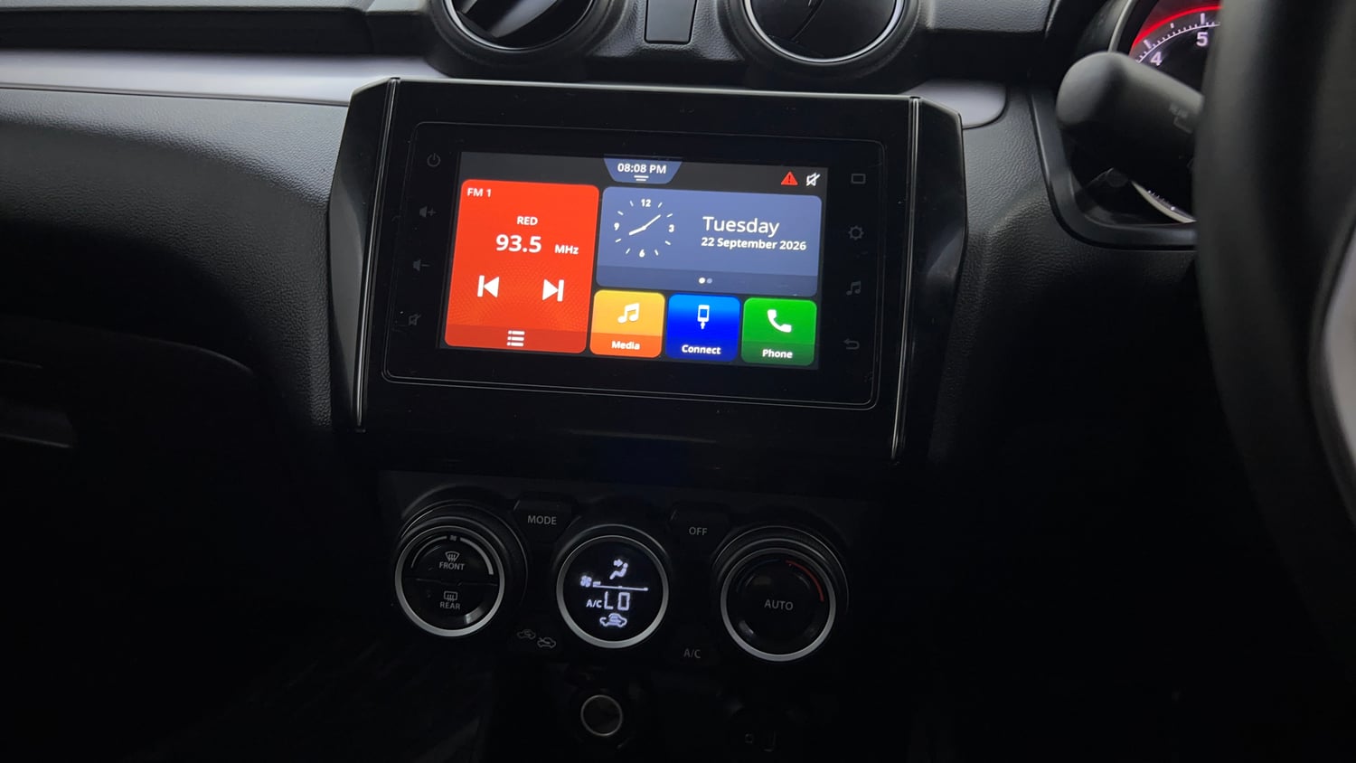 Used 2024 Maruti Suzuki Swift ZXi AMT Petrol Automatic top_features Touch screen infotainment system