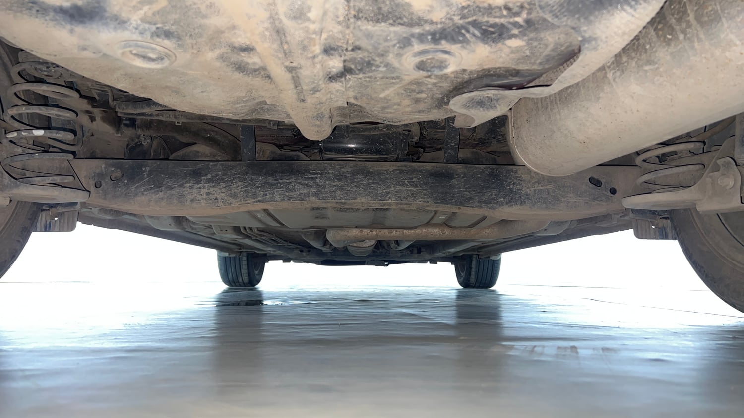 Used 2023 Hyundai Verna SX (O) 1.5 Turbo Petrol DCT Petrol Automatic extra REAR UNDERBODY VIEW (TAKEN FROM REAR)