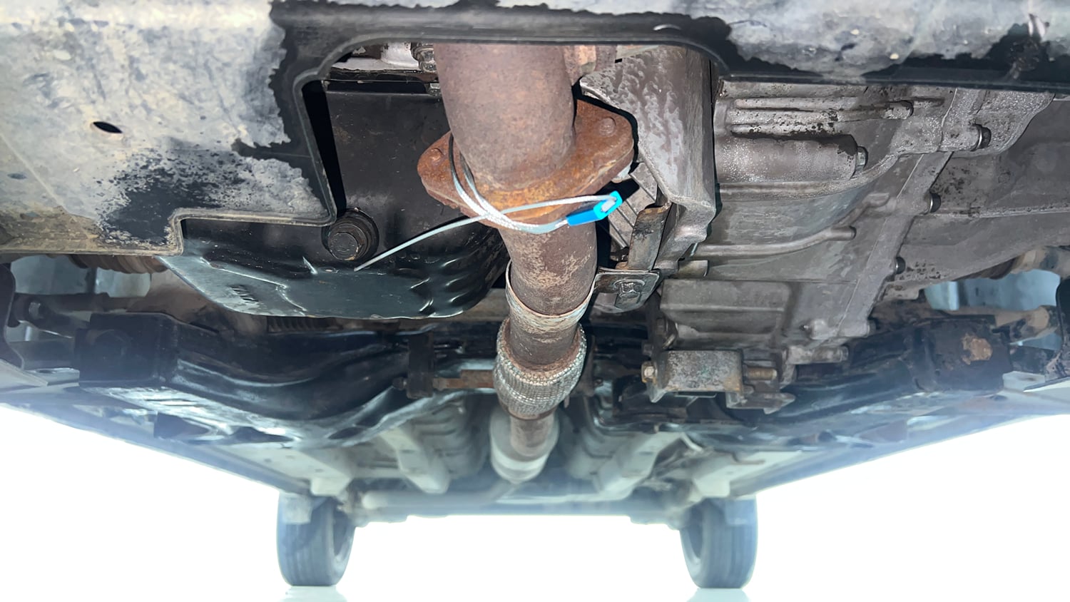 Used 2021 Tata Nexon XM (S) Petrol Manual extra FRONT LEFT UNDERBODY VIEW