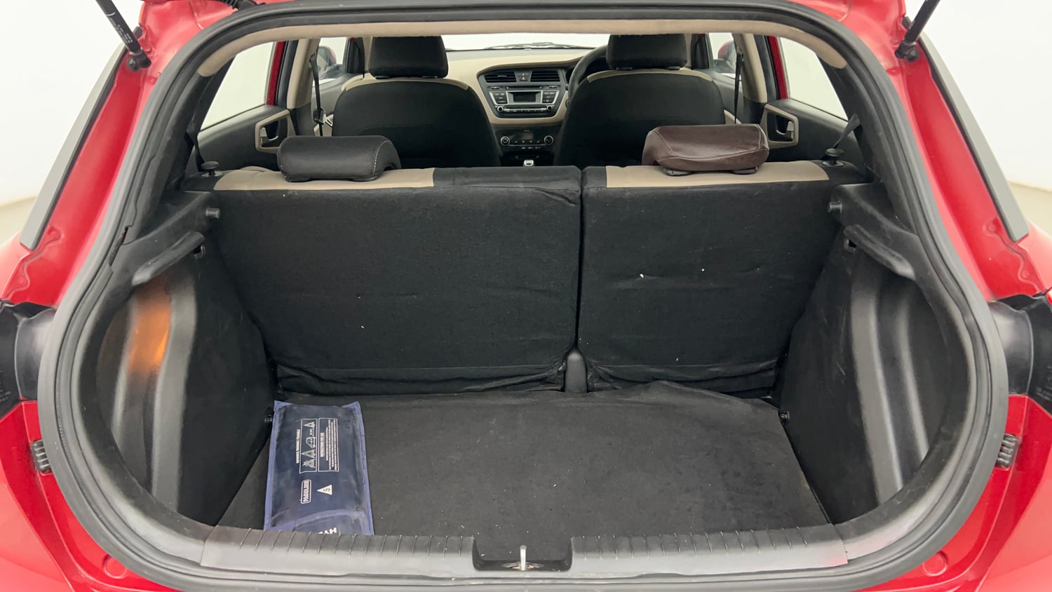 Used 2015 Hyundai Elite i20 Asta 1.2 Petrol Manual interior DICKY INSIDE VIEW
