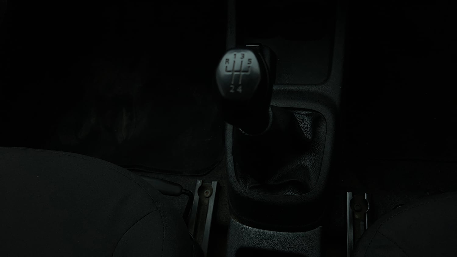 Used 2018 Renault Kwid RXL Petrol Manual interior GEAR  KNOB VIEW
