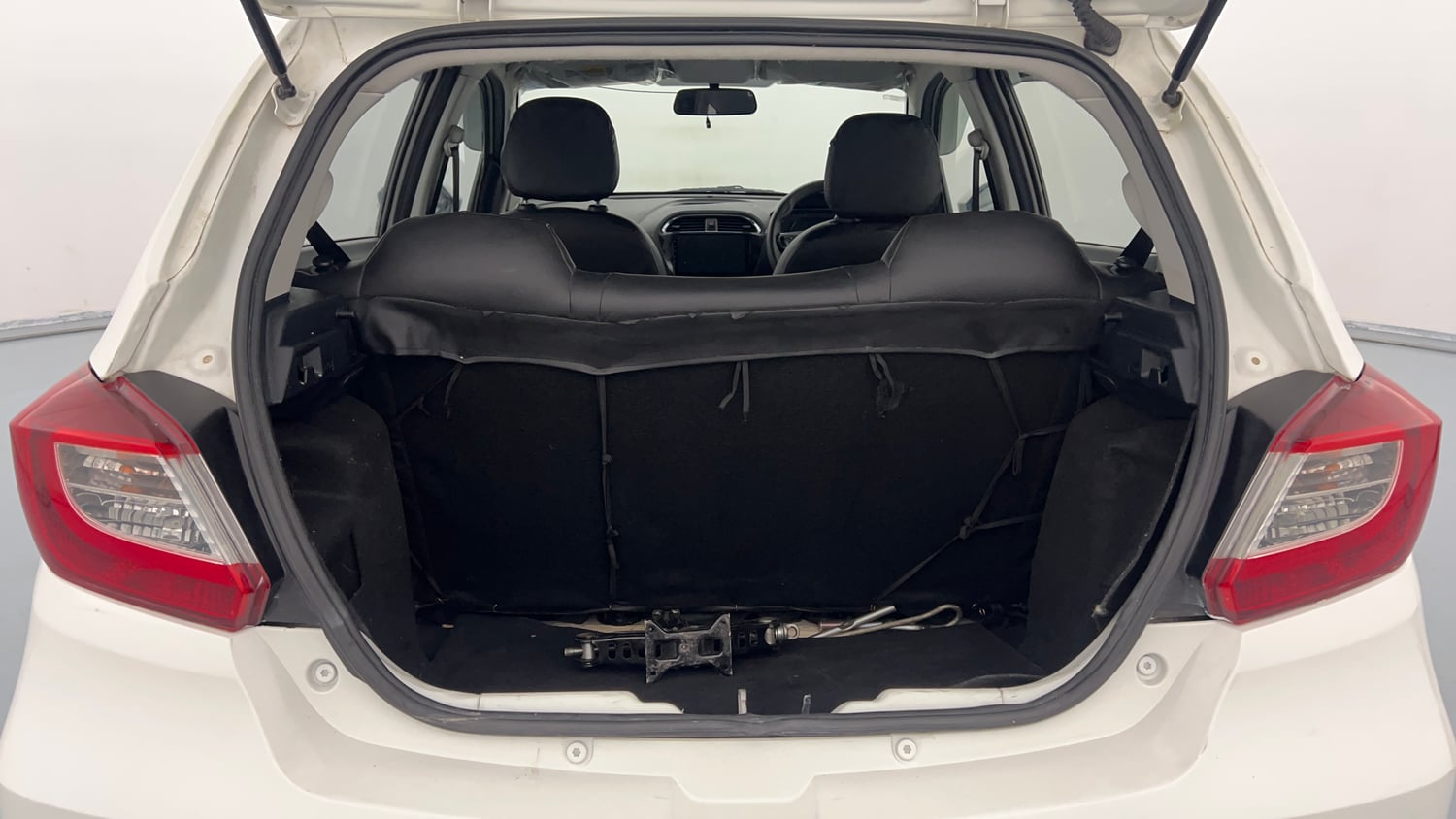 Used 2021 Tata Tiago XT Petrol Manual interior DICKY INSIDE VIEW