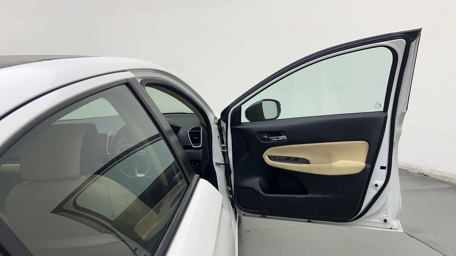 Used 2022 Honda City V Petrol Petrol Manual interior RIGHT FRONT DOOR OPEN VIEW