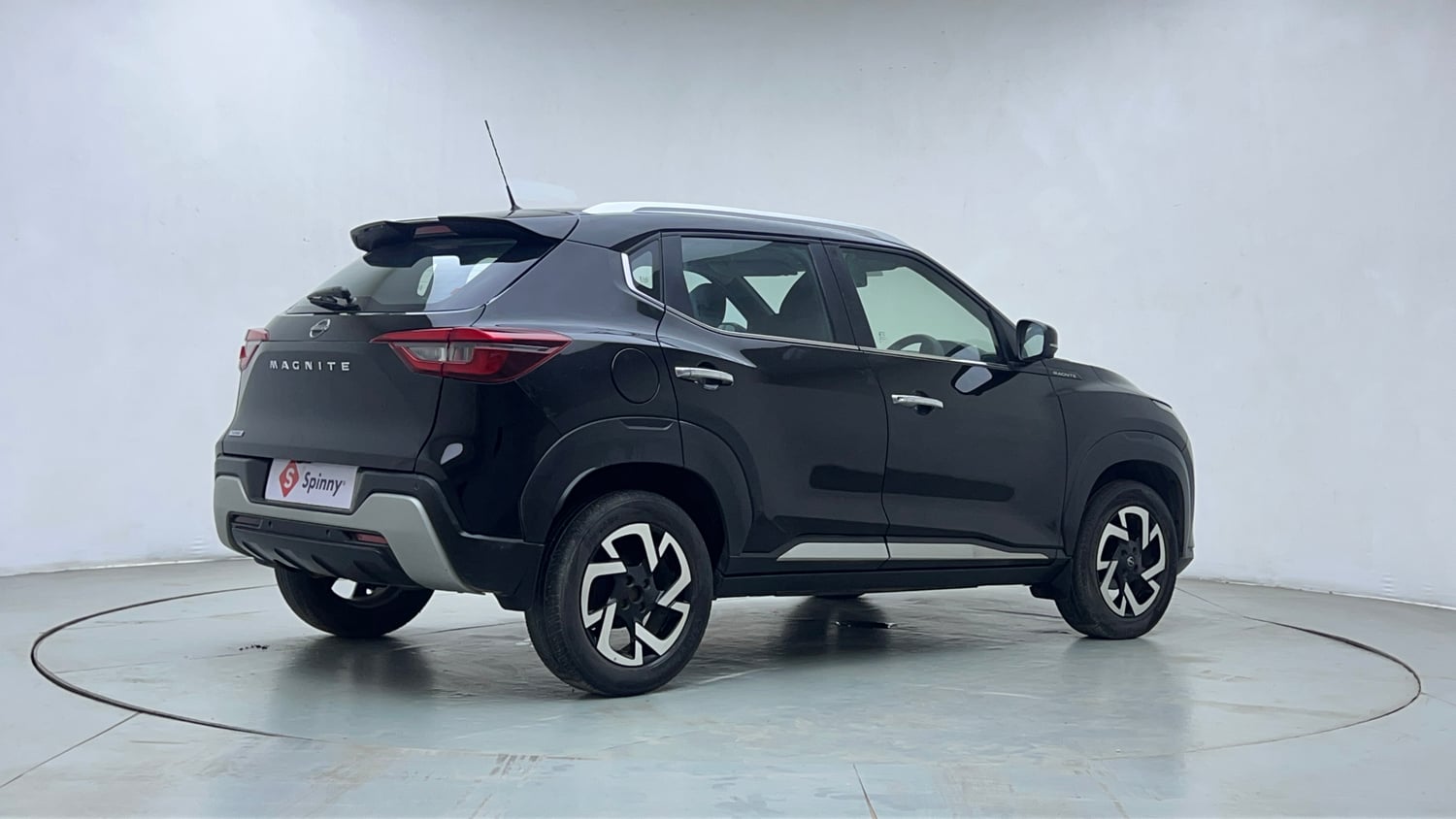 Used 2021 Nissan Magnite XV Premium Turbo (O) Petrol Manual exterior RIGHT REAR CORNER VIEW
