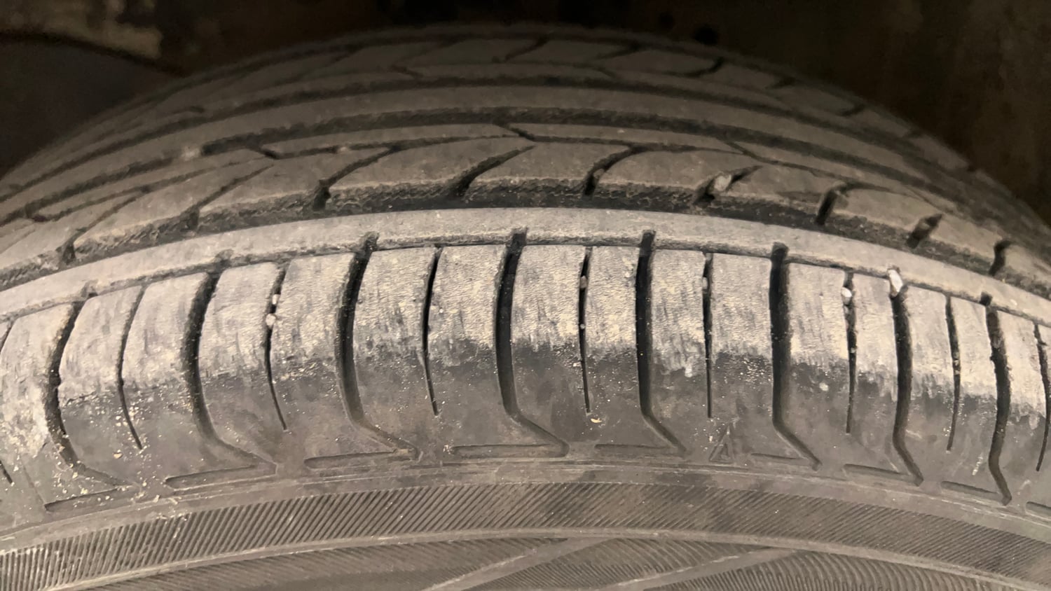 Used 2014 Honda Amaze 1.2 S i-VTEC Petrol Manual tyres LEFT FRONT TYRE TREAD VIEW