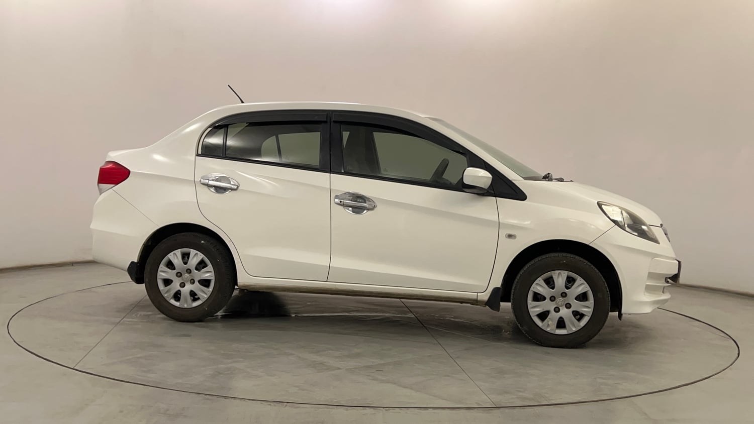 Used 2014 Honda Amaze 1.2 S i-VTEC Petrol Manual exterior RIGHT SIDE VIEW