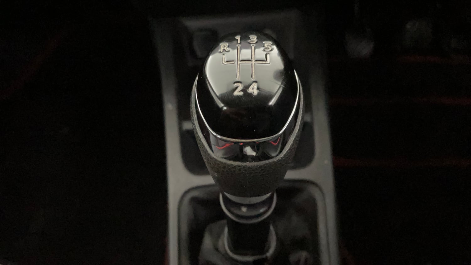 Used 2023 Renault Kwid RXT 1.0 Petrol Manual interior GEAR  KNOB VIEW