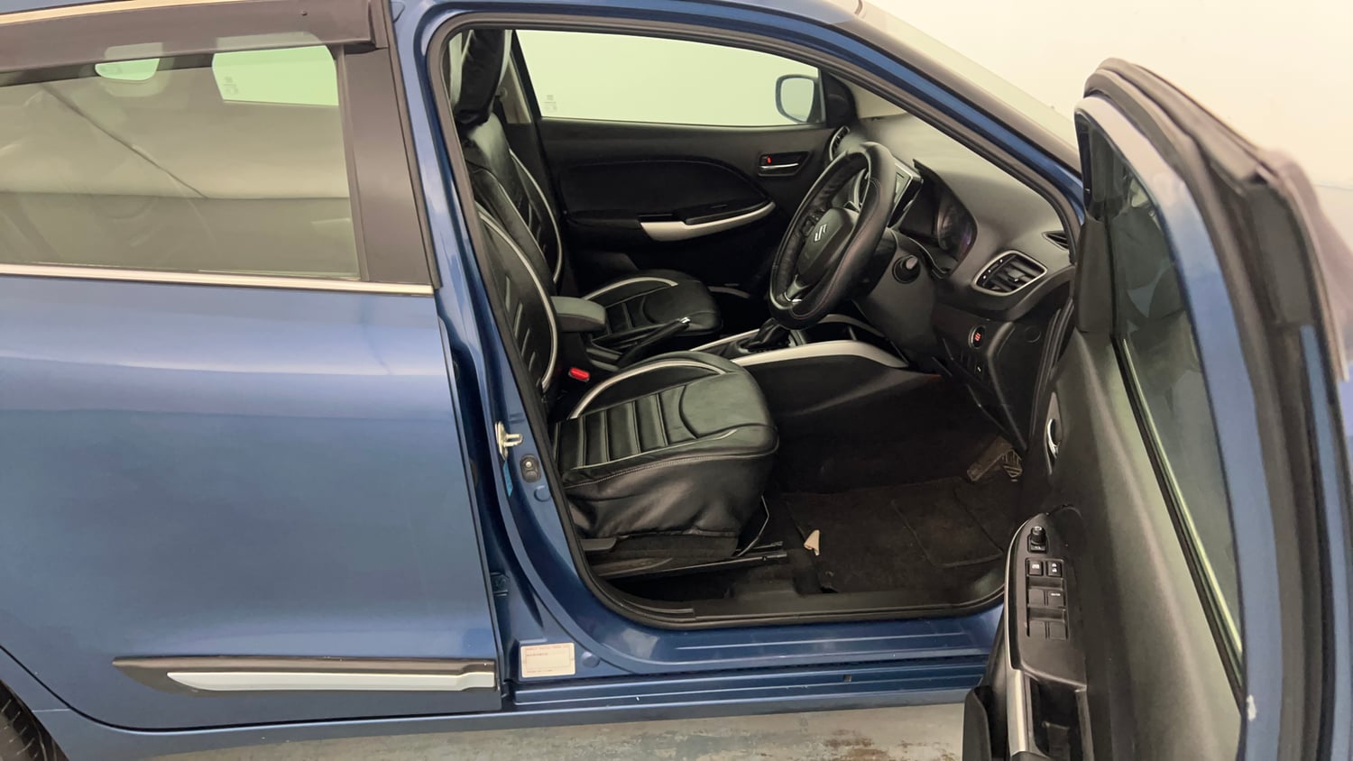 Used 2018 Maruti Suzuki Baleno Alpha 1.2 AT Petrol Automatic interior RIGHT SIDE FRONT DOOR CABIN VIEW