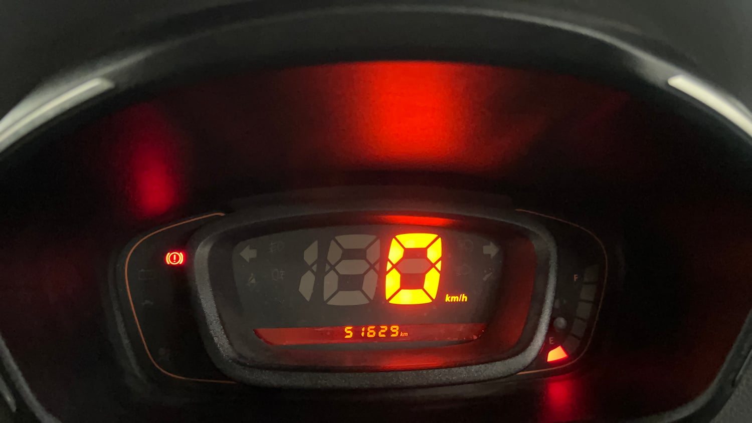 Used 2018 Renault Kwid RXT Petrol Manual interior CLUSTERMETER VIEW