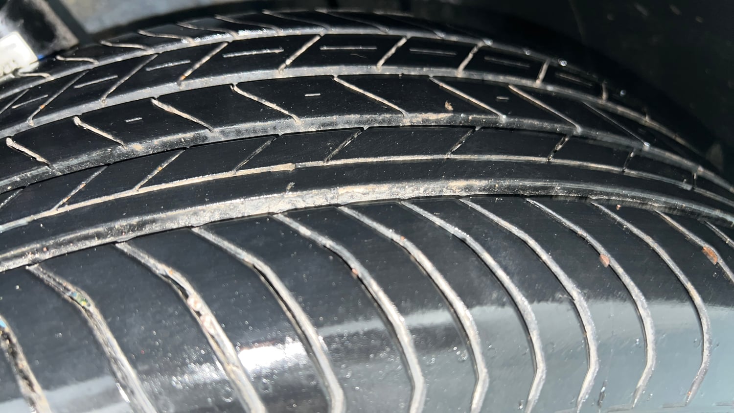 Used 2025 Skoda Kylaq Prestige AT Petrol Automatic tyres RIGHT FRONT TYRE TREAD VIEW