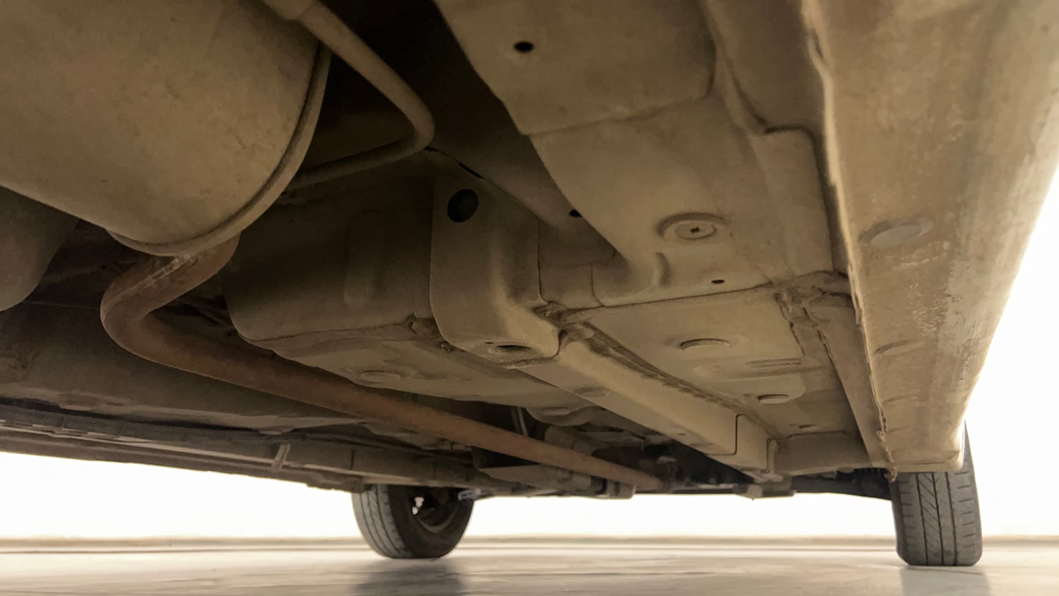 Used 2017 Hyundai Eon Magna + Petrol Manual extra REAR RIGHT UNDERBODY VIEW