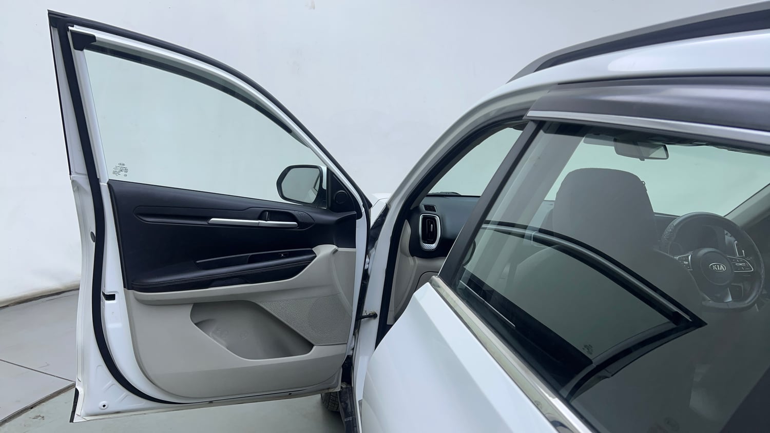 Used 2021 Kia Sonet HTX 1.5 Diesel Manual interior LEFT FRONT DOOR OPEN VIEW