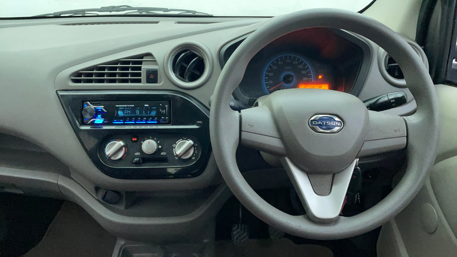 Used 2016 Datsun Redi-GO T (O) Petrol Manual interior STEERING VIEW