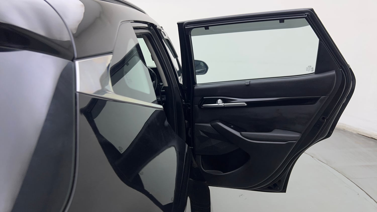 Used 2021 Kia Seltos Anniversary Edition 1.5 Petrol Manual interior RIGHT REAR DOOR OPEN VIEW