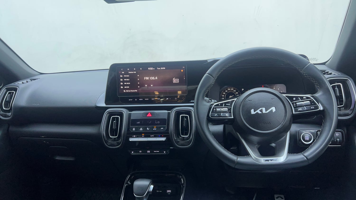 Used 2024 Kia Sonet GTX Plus 1.0 Turbo Petrol DCT Petrol Automatic interior DASHBOARD VIEW