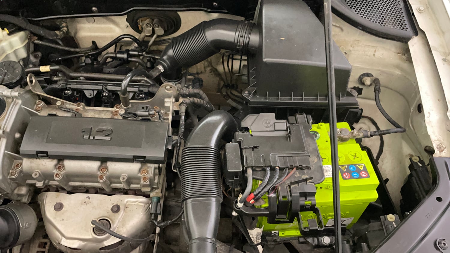 Used 2016 Volkswagen Polo Highline1.2L (P) Petrol Manual engine ENGINE LEFT SIDE VIEW