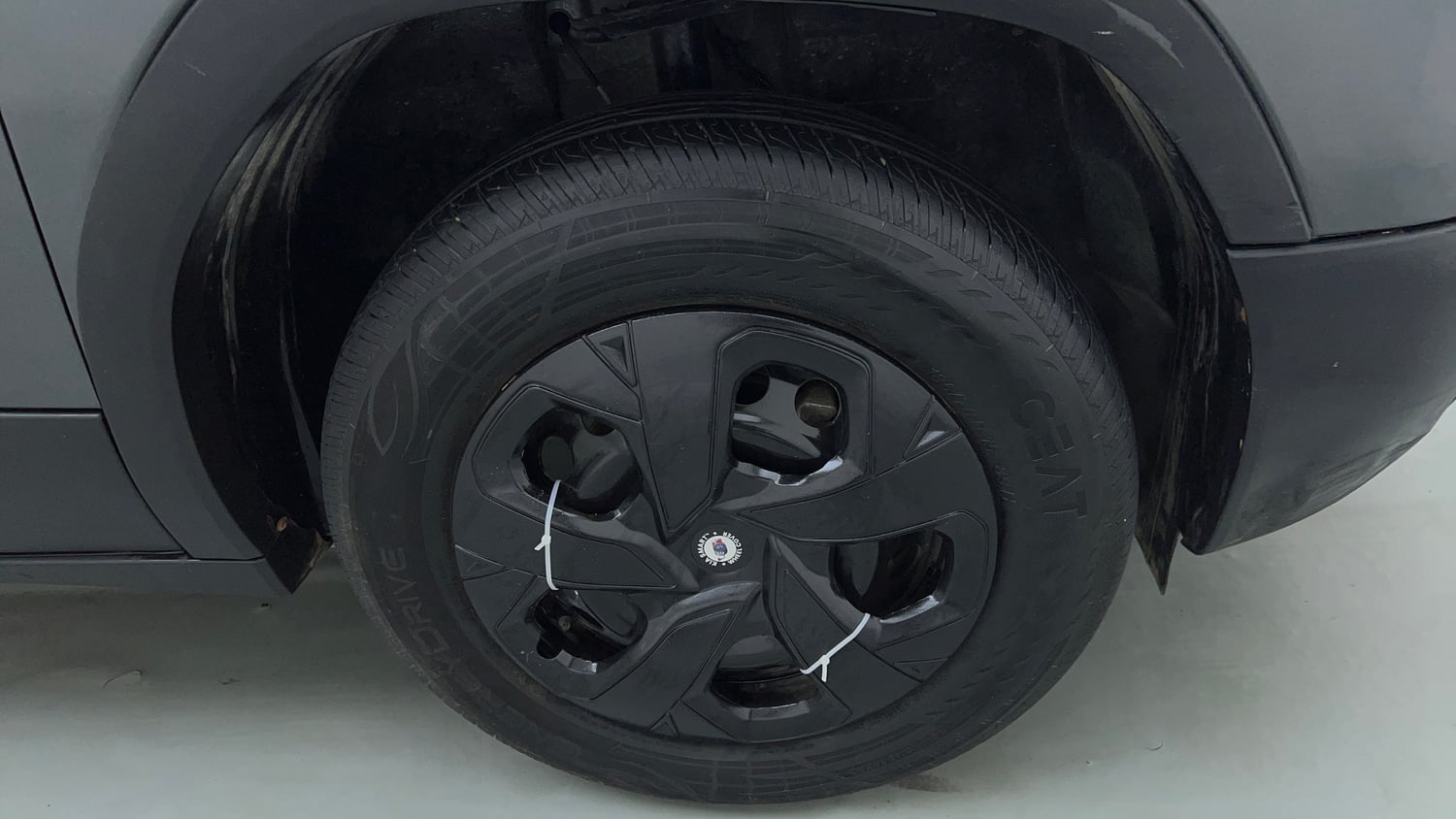 Used 2024 Tata Punch Adventure Rhythm iCNG Cng Manual tyres RIGHT FRONT TYRE RIM VIEW