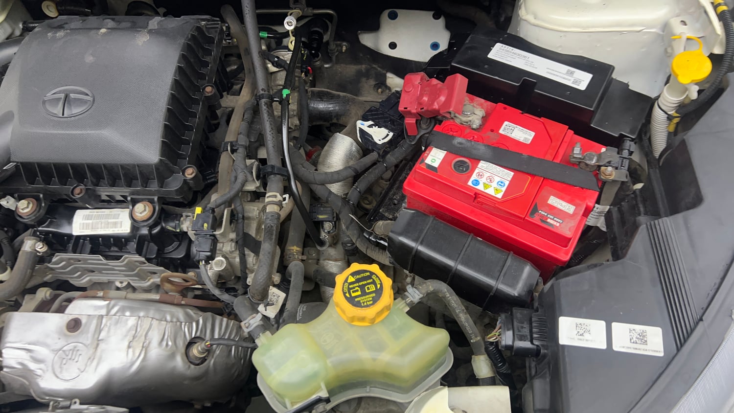 Used 2021 Tata Nexon XM (S) Petrol Manual engine ENGINE LEFT SIDE VIEW