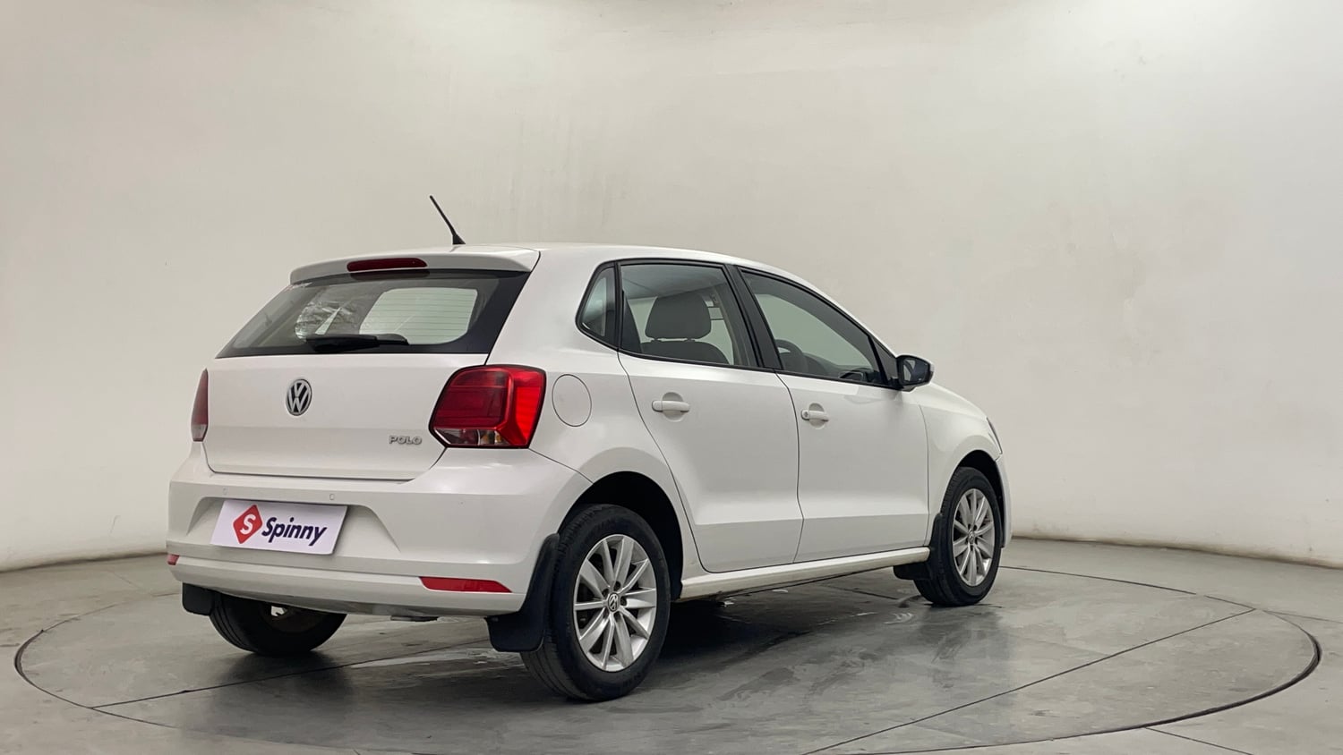 Used 2016 Volkswagen Polo Highline1.2L (P) Petrol Manual exterior RIGHT REAR CORNER VIEW