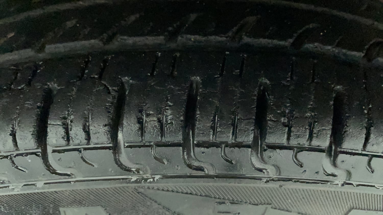 Used 2016 Datsun Redi-GO T (O) Petrol Manual tyres LEFT FRONT TYRE TREAD VIEW