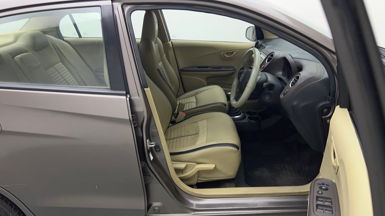 Used 2013 Honda Amaze 1.2 S i-VTEC Petrol Manual interior RIGHT SIDE FRONT DOOR CABIN VIEW