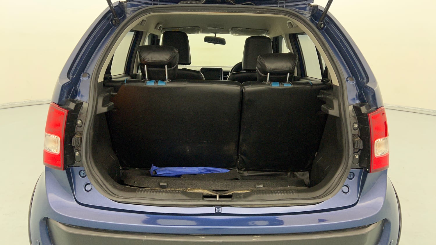 Used 2019 Maruti Suzuki Ignis Alpha 1.2 MT Petrol Manual interior DICKY INSIDE VIEW